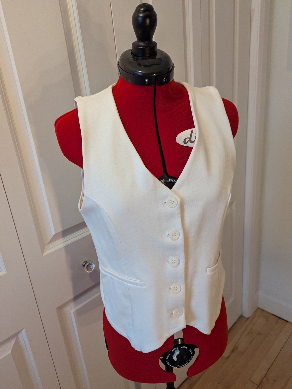 Classic White Button Vest Four-way Stretch Fabric